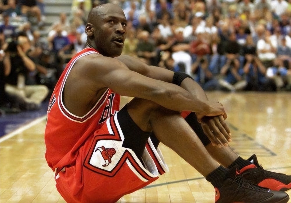 官方：澳大利亚队2将因伤缺战与国足比赛，补招J联赛前锋杜克.