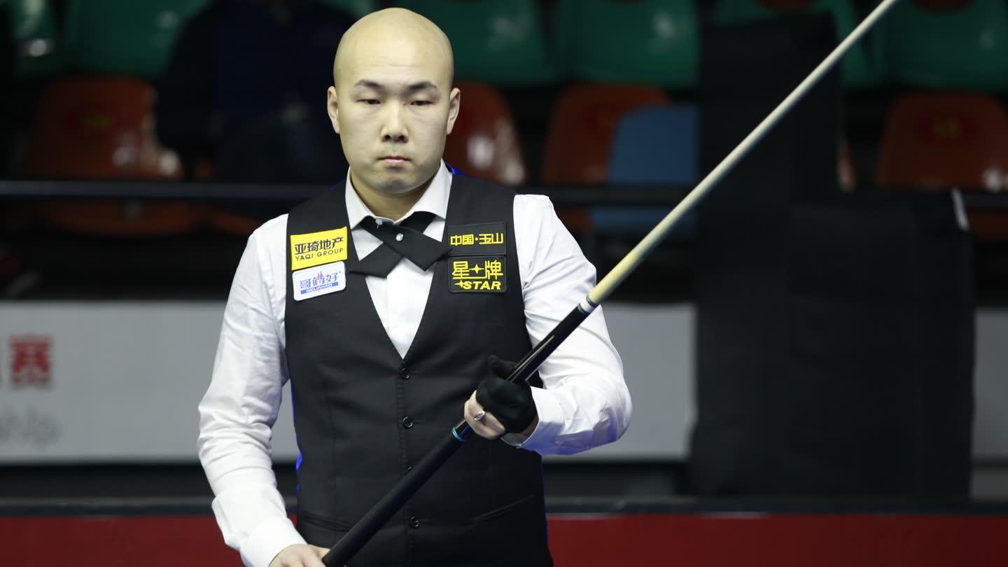 赌场防范课： 遇到“主动搭讪并宣称有必胜秘籍”的人，该如何识破骗局？（赌场防骗指南：如何识破主动搭讪兜售“稳赚秘籍”的骗局？）